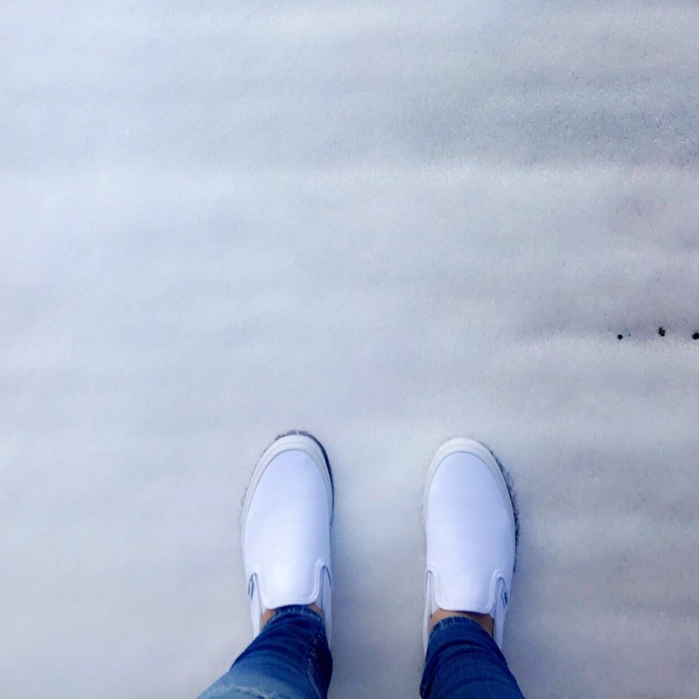 I’m selling my all white classic vans